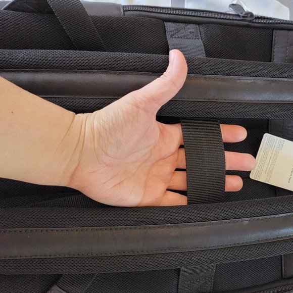 NWT eBags Professional Slim Jr Blk Lthr Backpack - Picture 8 of 12